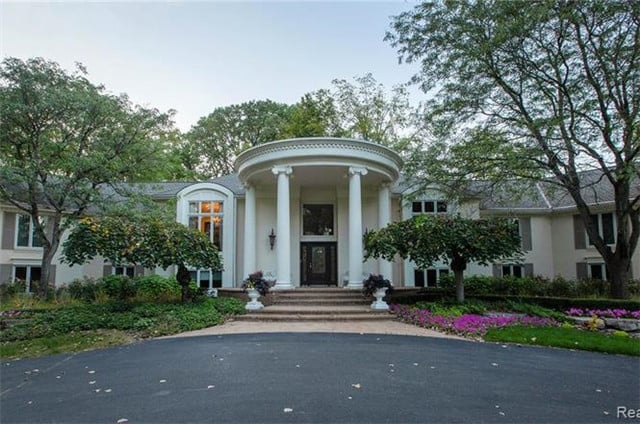 ���Rķ�Ơ���ɽ Bloomfield Hills �����e�� 8�P8�l(w��i) ͥԺ���@ ���s�͏d �҃�(n��i)Ӿ�� �����N��